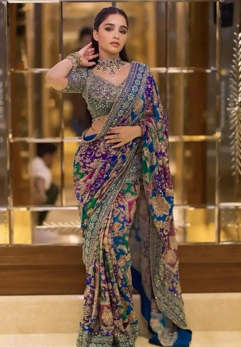 LabelVASTRA Printed, Embellished Bollywood Crepe Saree (Multicolor)