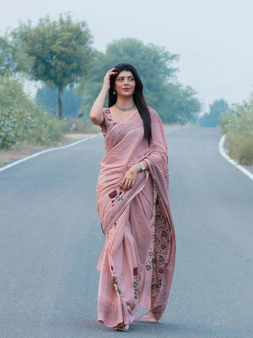 LIEBESGEWAND Printed Daily Wear Cotton Linen Saree (Pink)